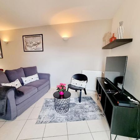 Coquette Maison De Ville Calme Avec Patio อองกูแลม ภายนอก รูปภาพ