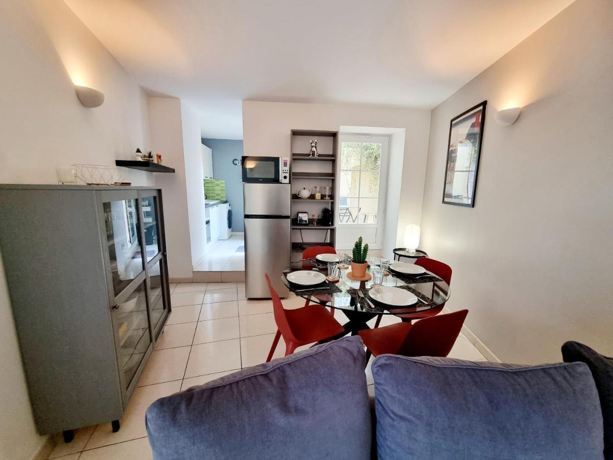 Coquette Maison De Ville Calme Avec Patio อองกูแลม ภายนอก รูปภาพ
